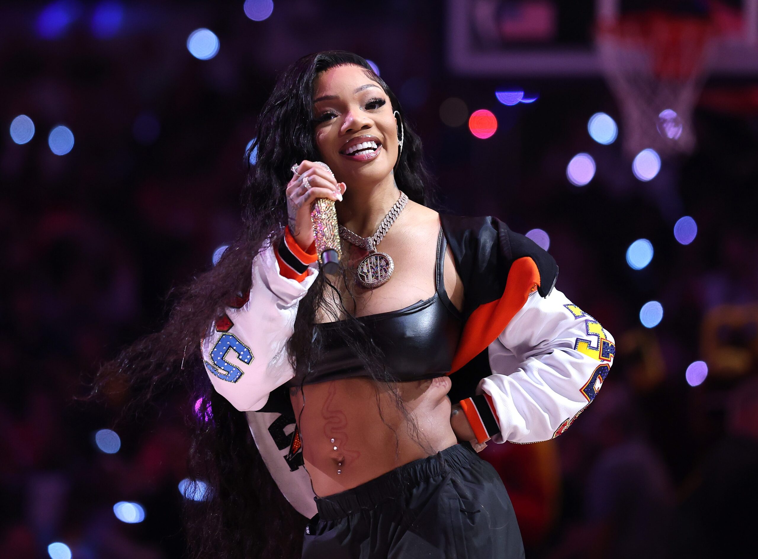 GloRilla Turns Up The Heat For Fan With SPICY Dance At 'GloBash' Concert